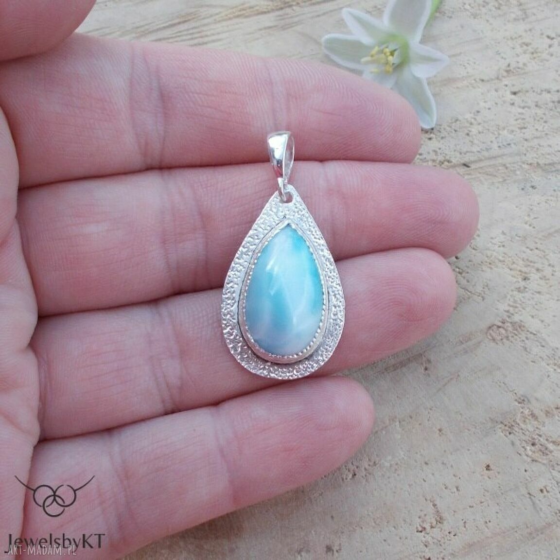 Chłodny larimar - wisior z naturalnym kamieniem w srebrze