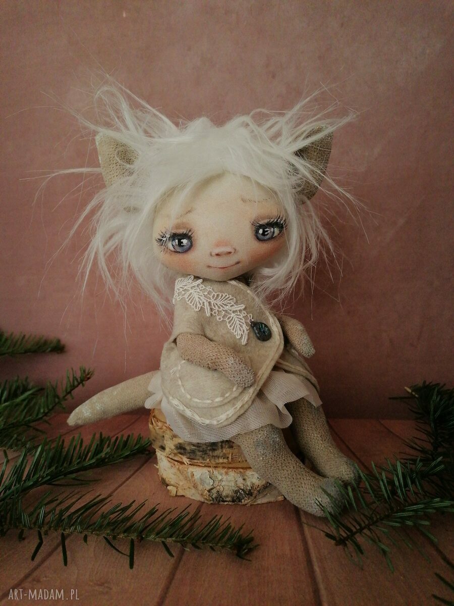 Chochlik Kicia - artystyczna lalka kolekcjonerska z tkaniny (22 cm)