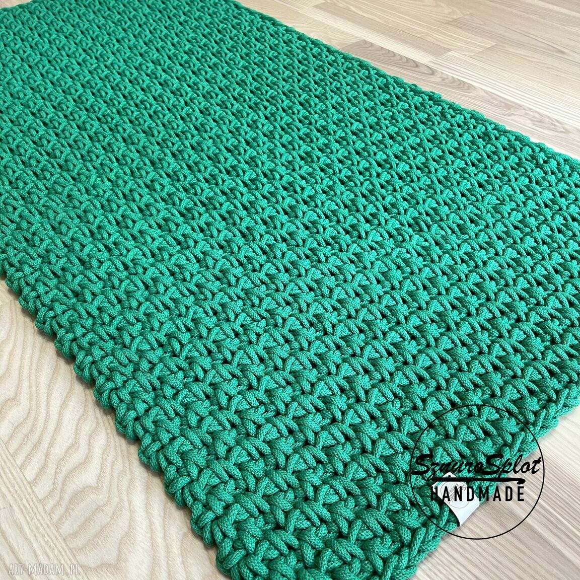 Ręcznie szydełkowany dywanik z zielonego sznurka 55x110 cm do pokoju dziecka