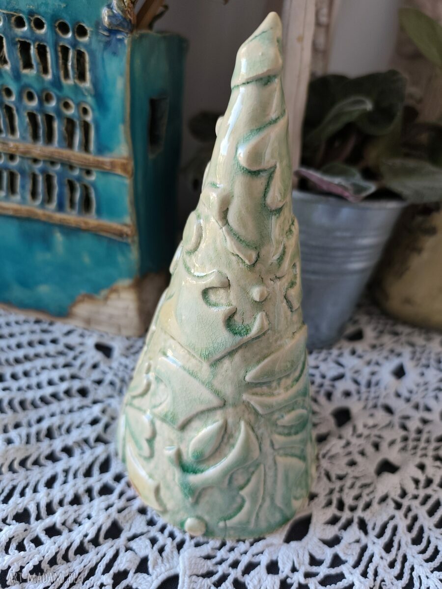 Choinka ceramiczna w kolorze szmaragdu - 17 cm