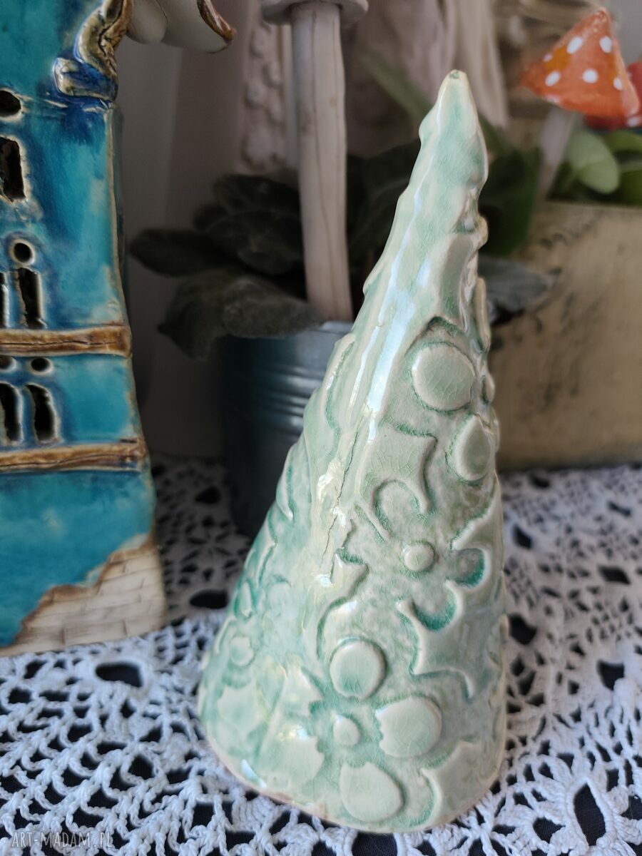 Choinka ceramiczna w kolorze szmaragdu - 17 cm