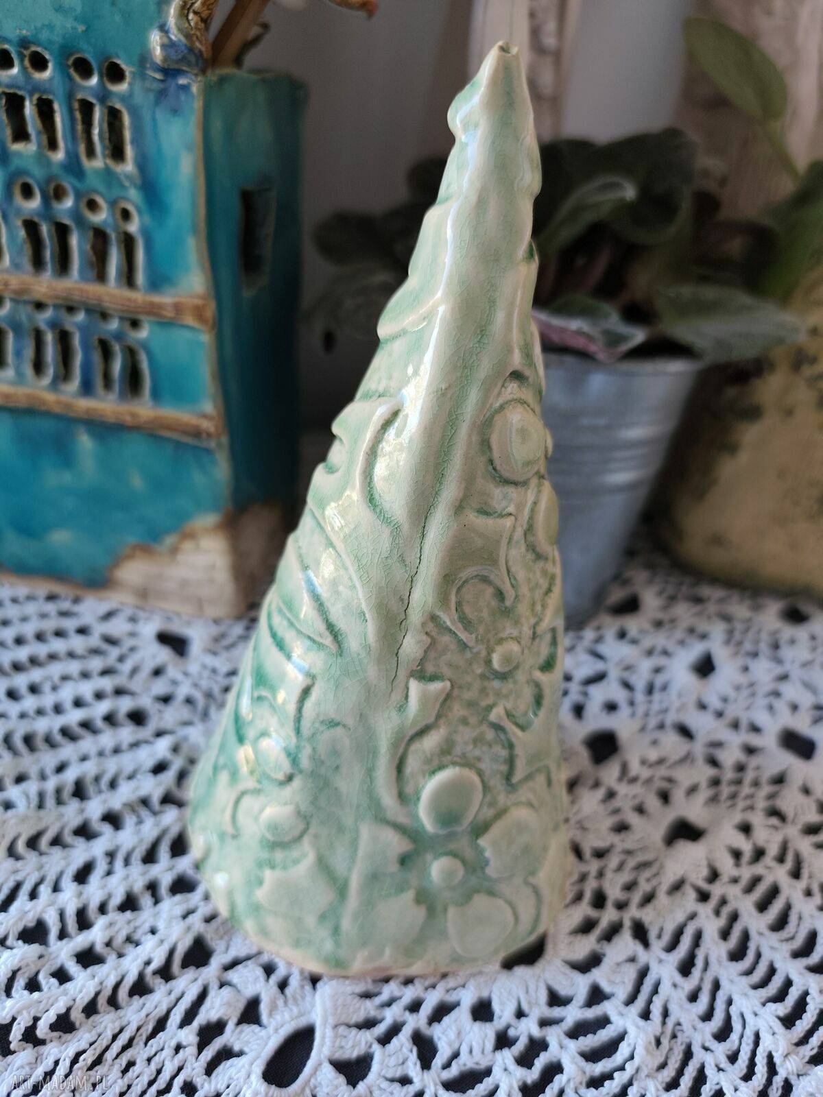 Choinka ceramiczna w kolorze szmaragdu - 17 cm