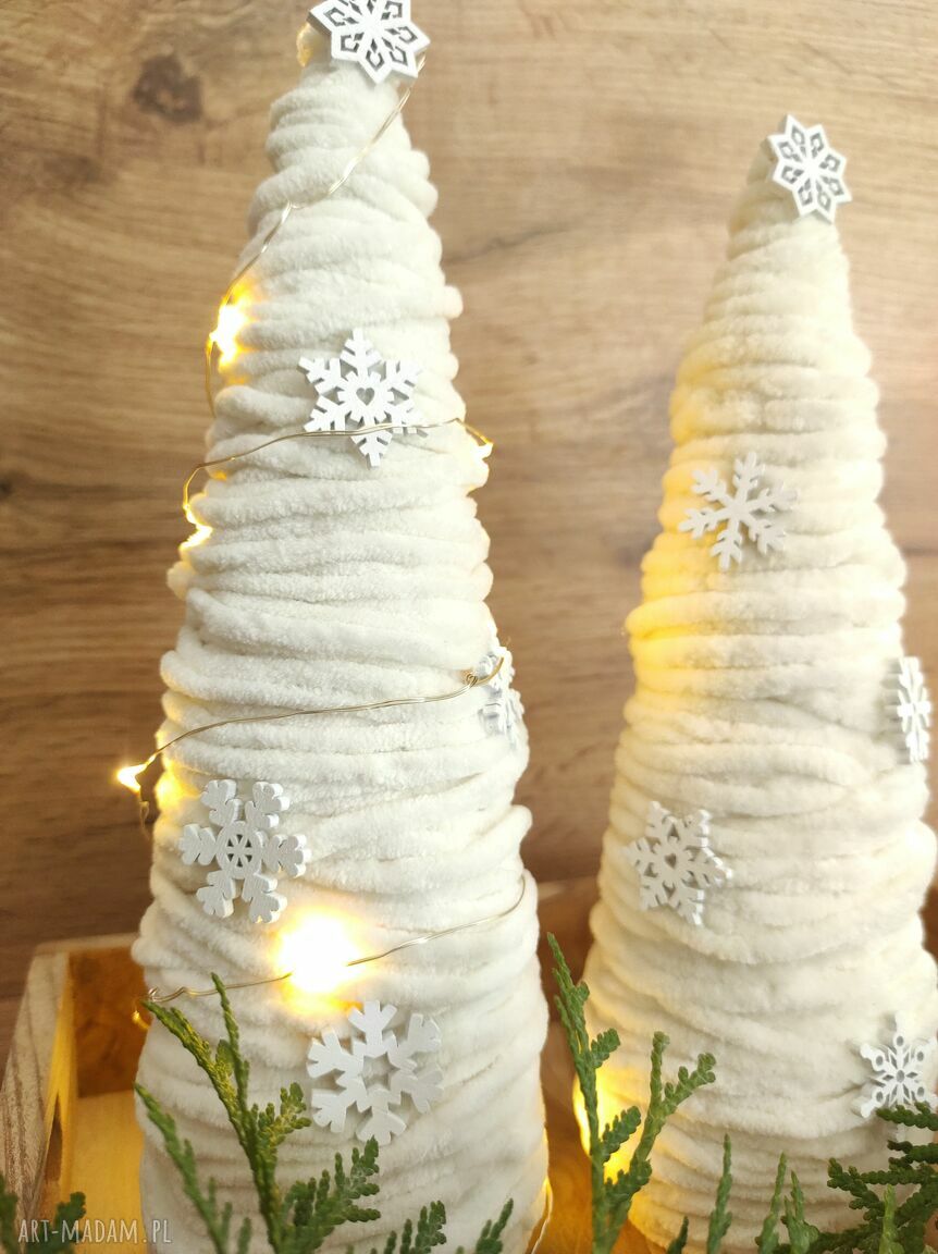 Choinka ecru z białymi śnieżynkami - zestaw 2 choinek handmade na święta