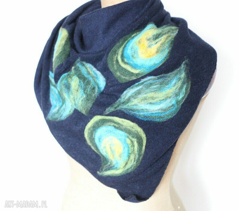 Chusta filcowana z wełny malowana - ciepły komin handmade