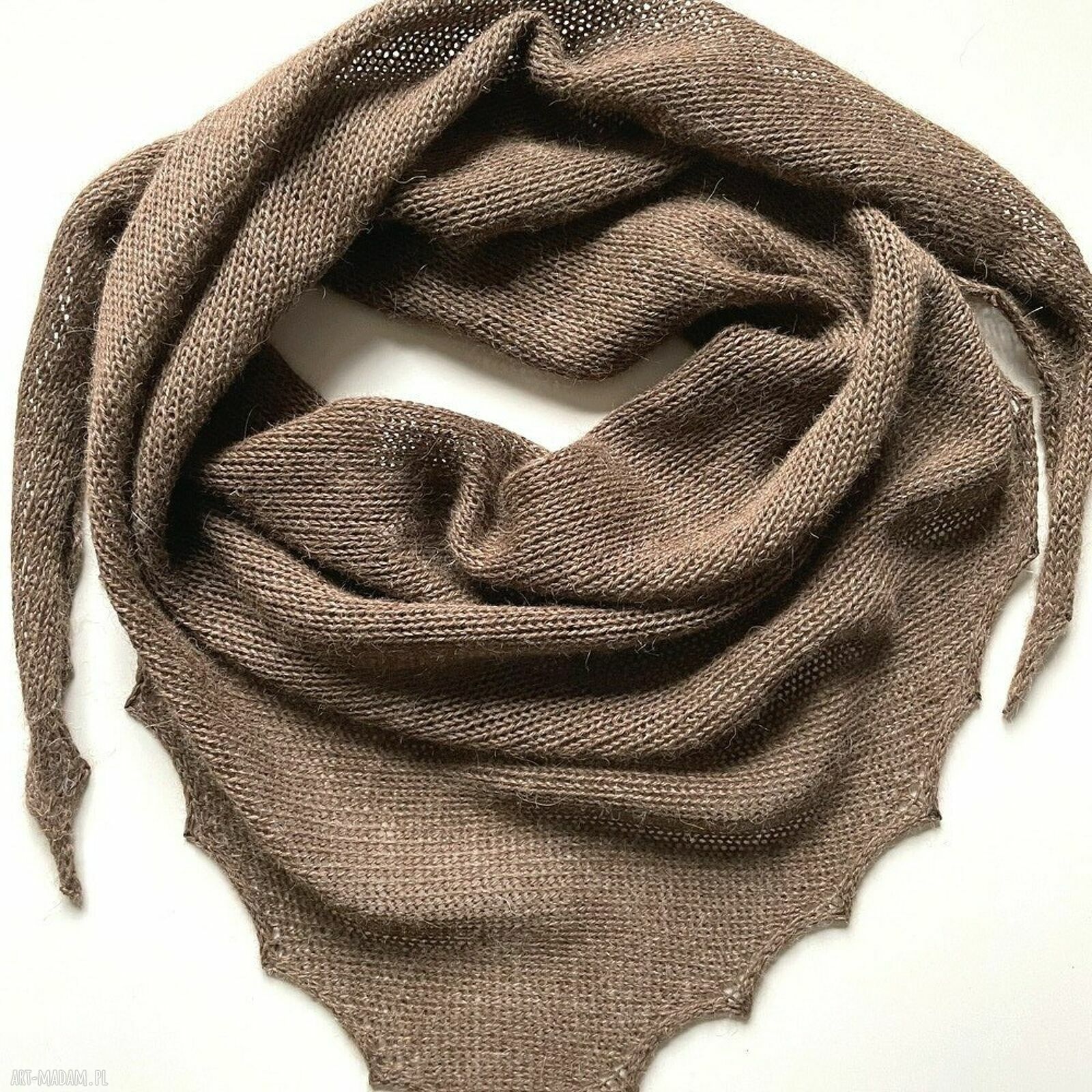 Ręcznie robiona chusta damska - wyjątkowy dodatek handmade