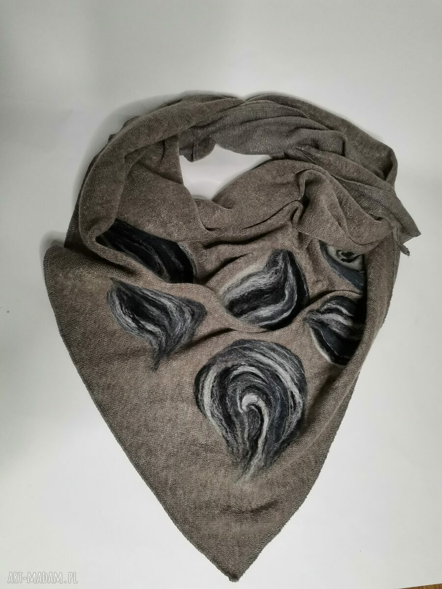 Chusta wełniana folkowa w kwiaty - handmade filcowana z wełny merynosów