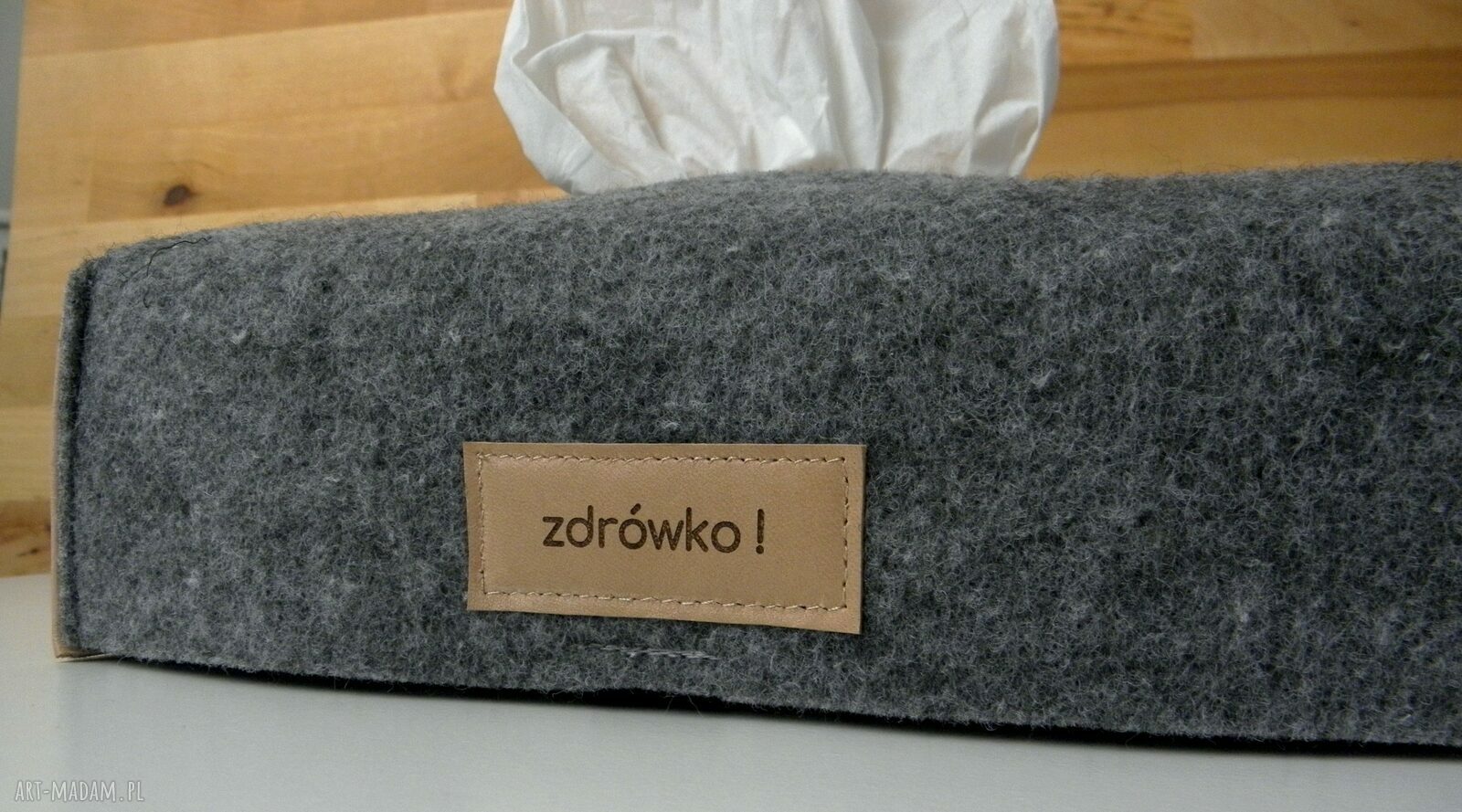 chustecznik z filcu - filcowe etui na chusteczki "zdrówko! "_ jasno szary