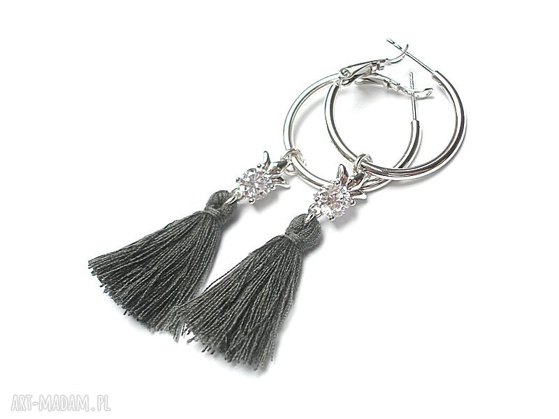 Kolczyki boho Circle Grey z chwostami - elegancki szary akcent