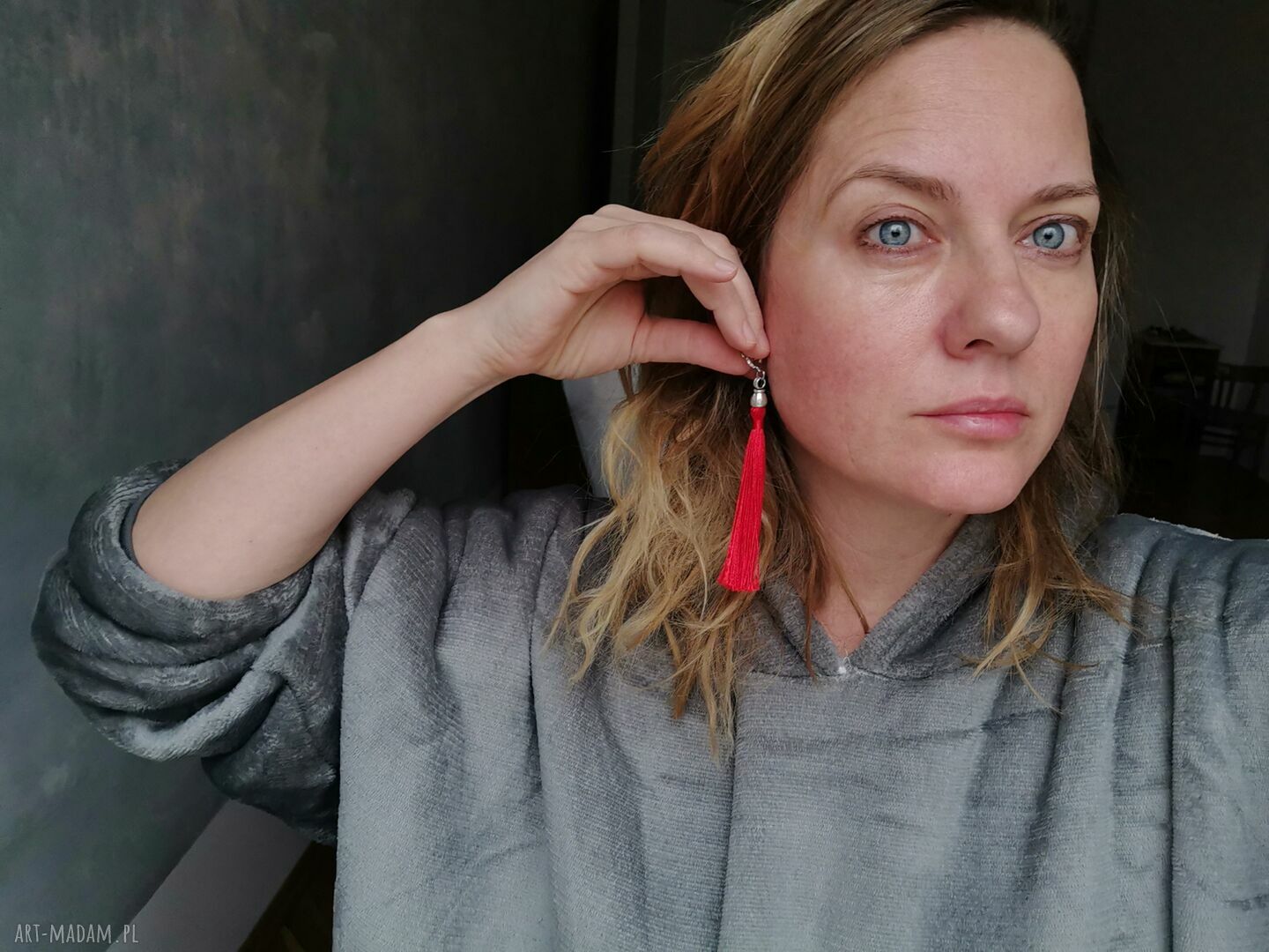 Klipsy chwosty boho - czerwone frędzle na klipsach