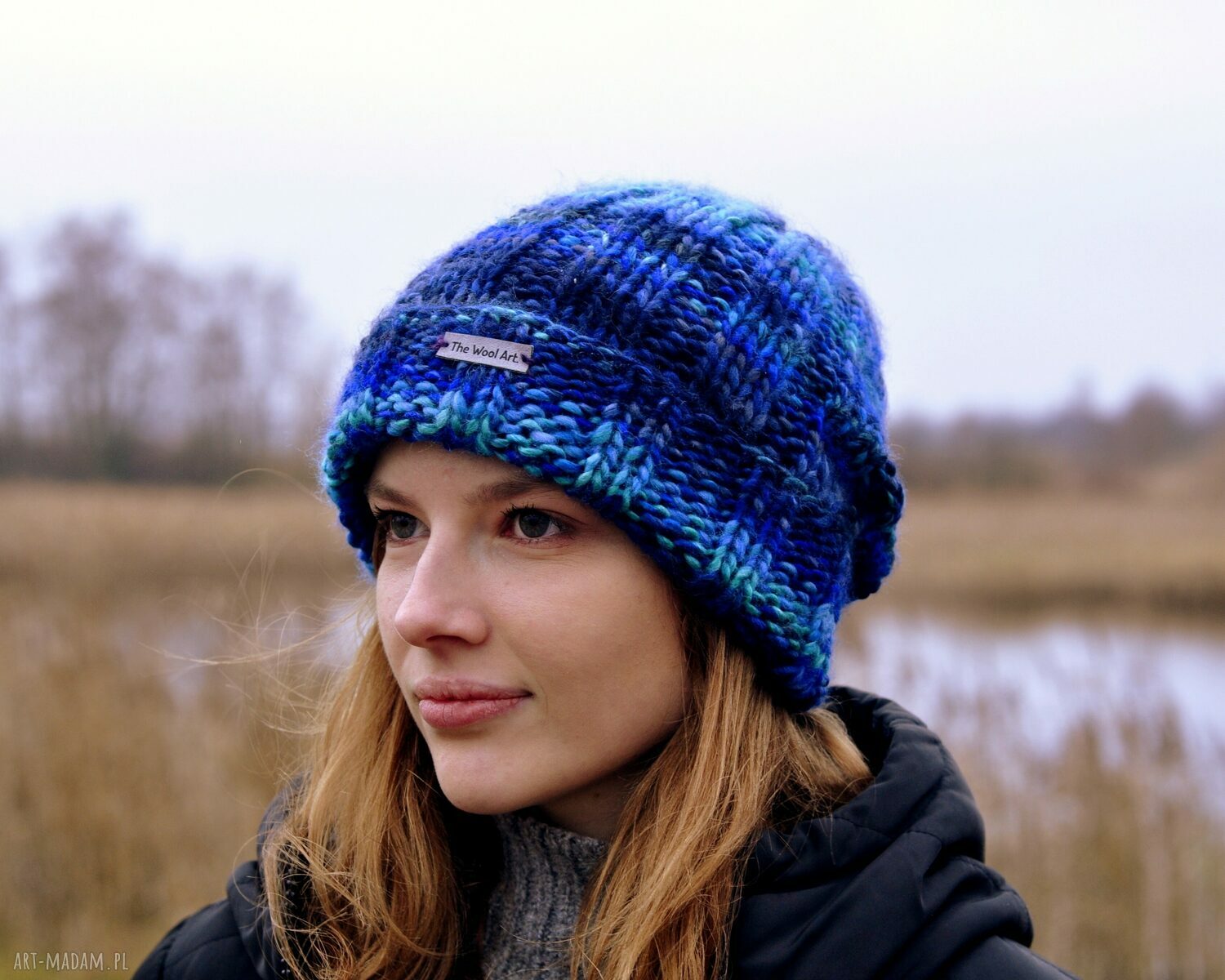 Ciepła czapka Blue ręcznie robiona na zimę dla kobiet