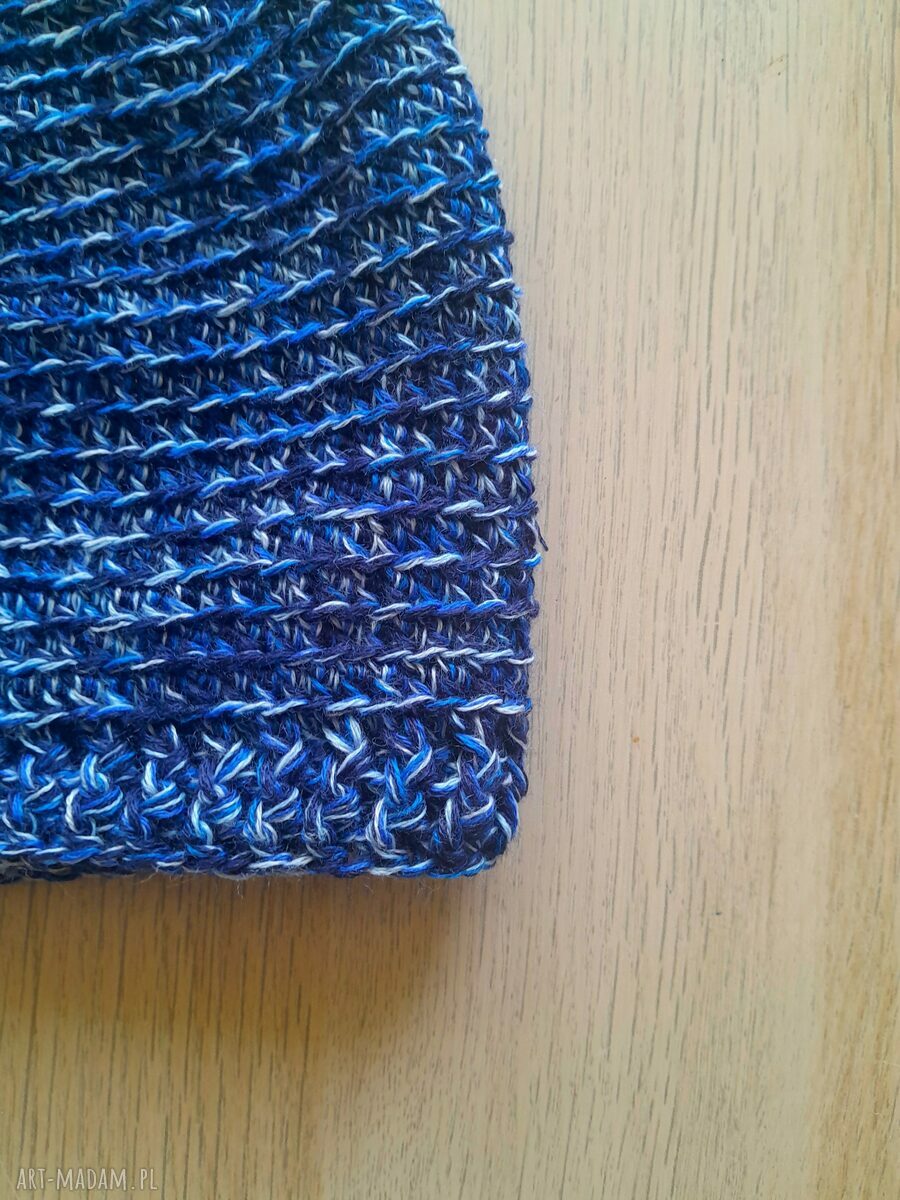Ciepła czapka z merino handmade "Malowane nitki" na zimę