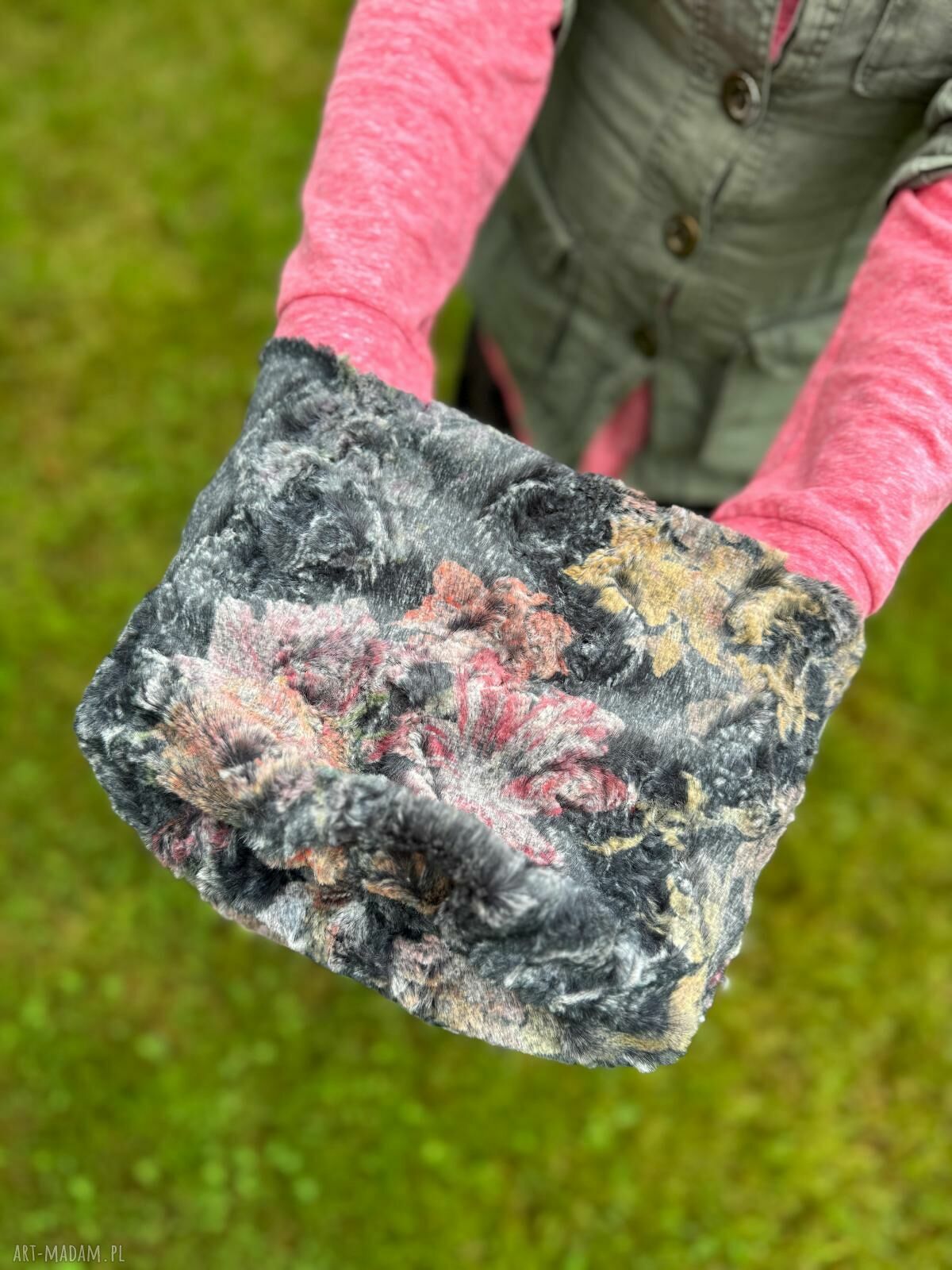 Ciepła futrzana czapka boho od Ruda Klara - rozmiar 57-58 cm
