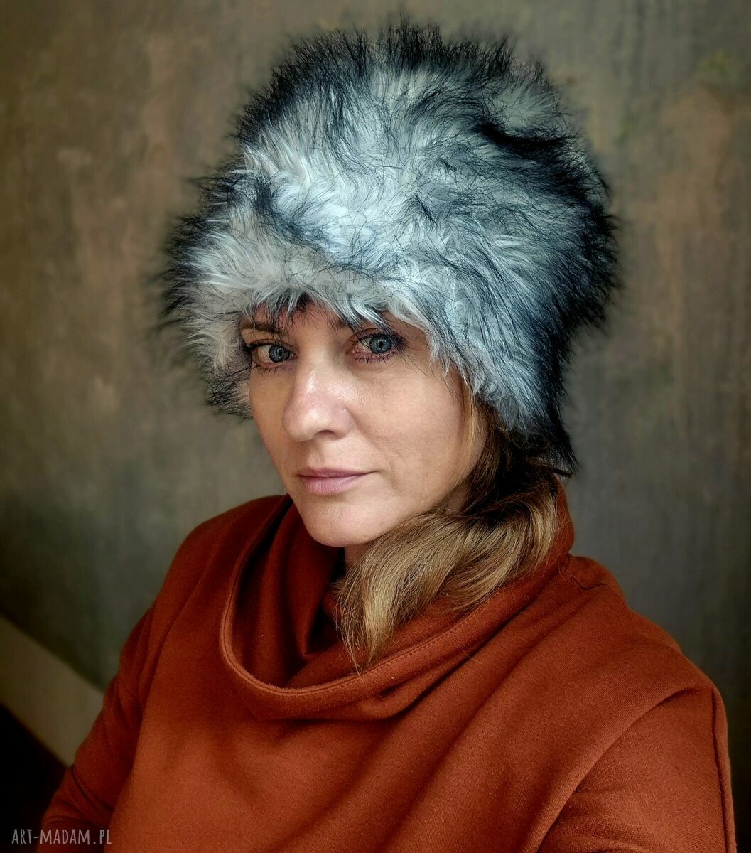 Ciepła futrzana czapka damska - nie dla szarych myszek (rozmiar 57-58 cm)