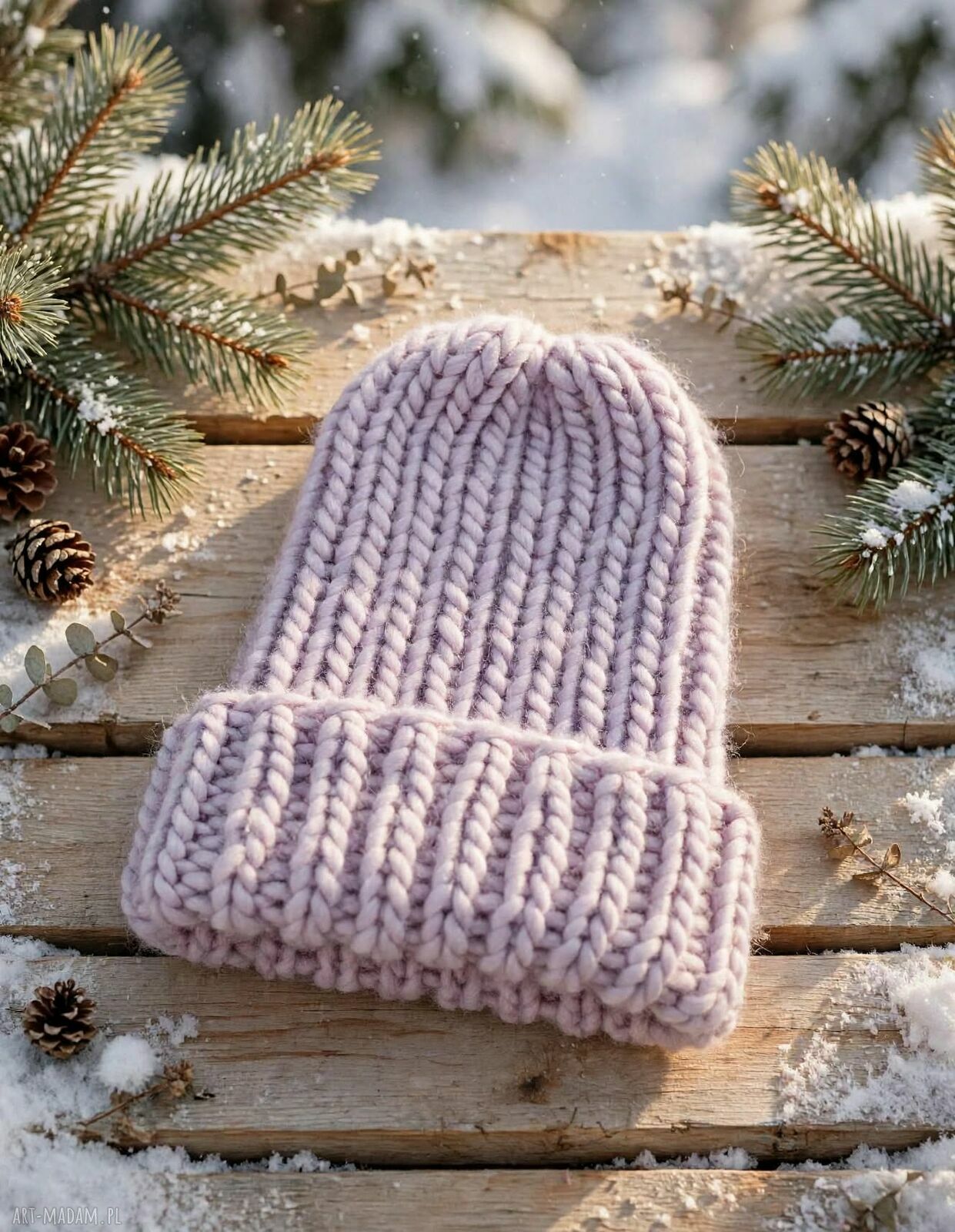 Gruba, ciepła czapka handmade w liliowym kolorze