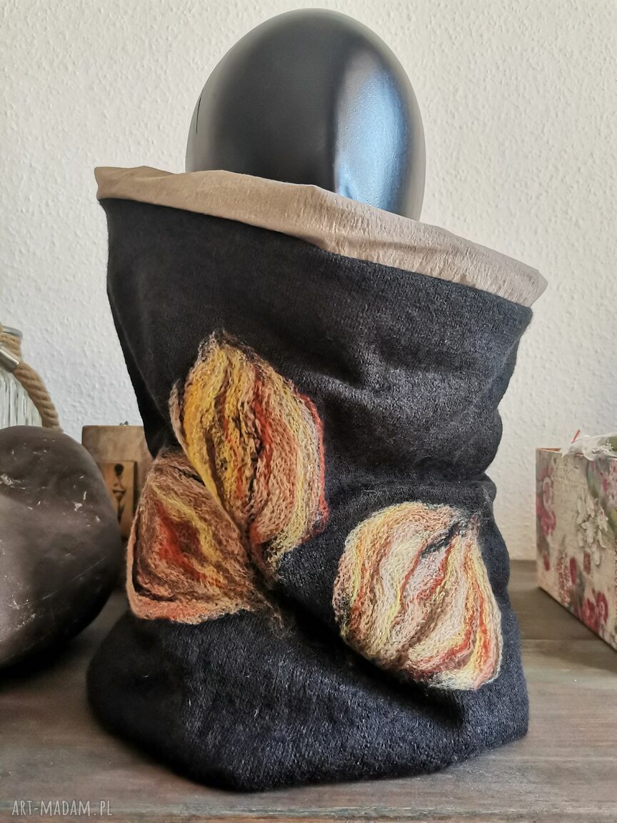 Ręcznie robiony komin filcowany z wełny merynosów 39x38 cm - wkładany przez głowę