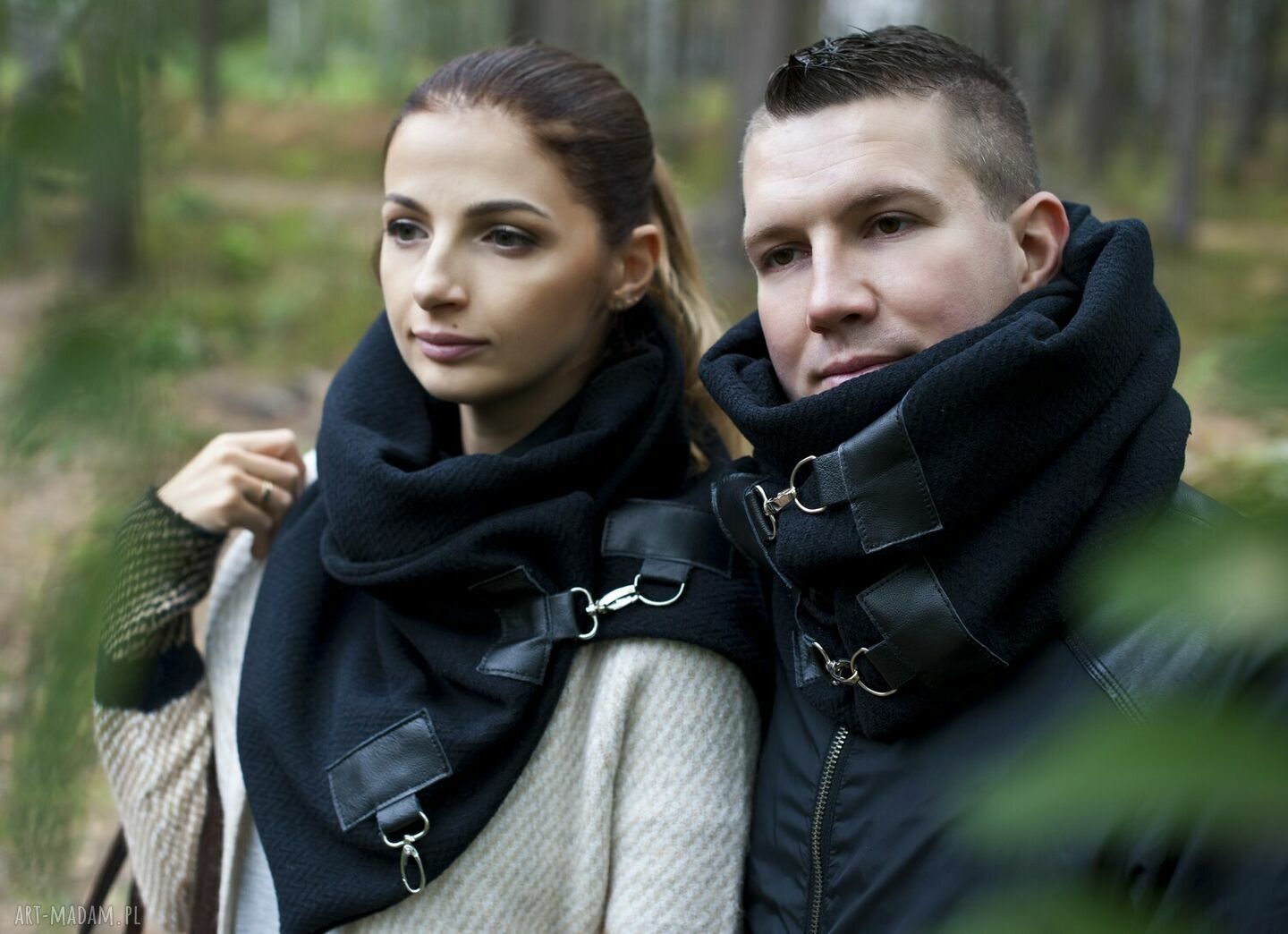 Ciepły wełniany szal szary prążek ze skórzanymi zapinkami UNISEX Hand Made