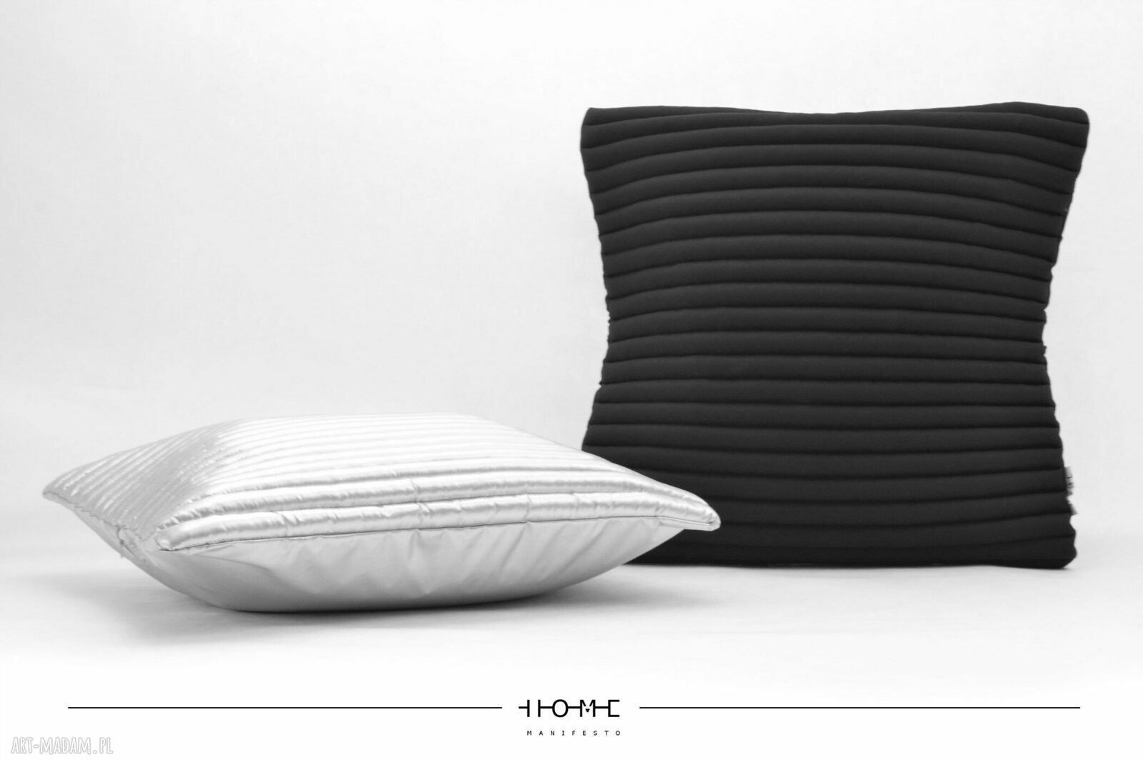 colors 50/ black, silver, white