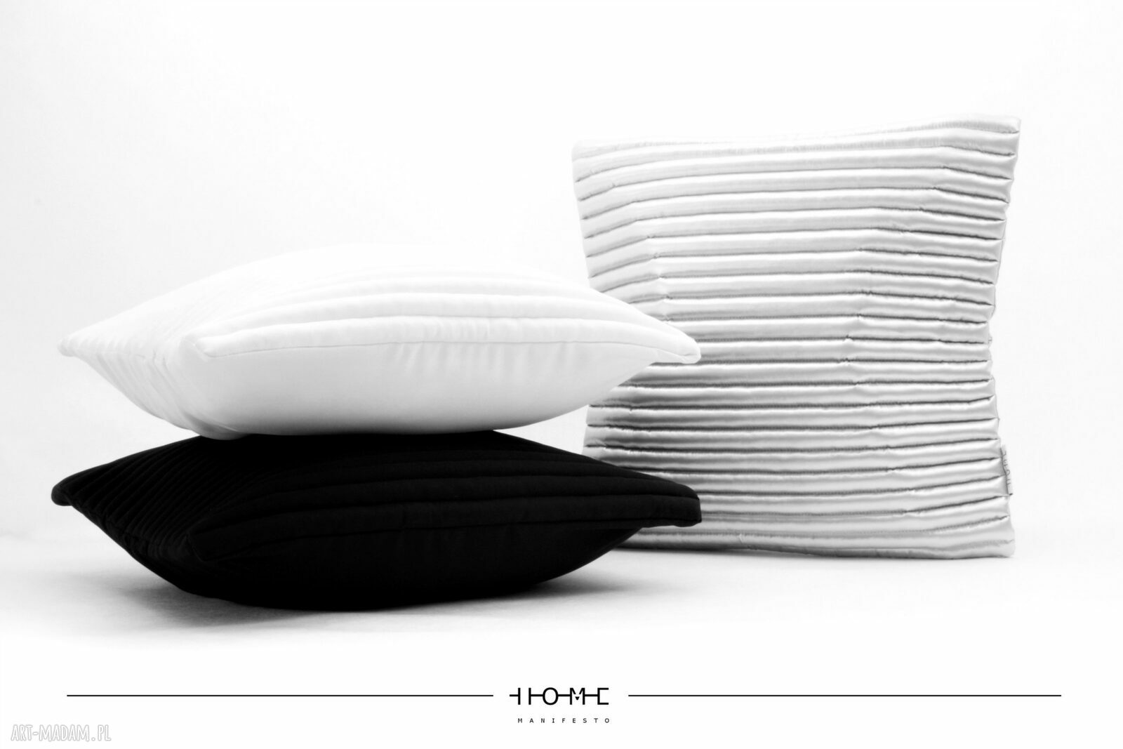 colors 50/ black, silver, white