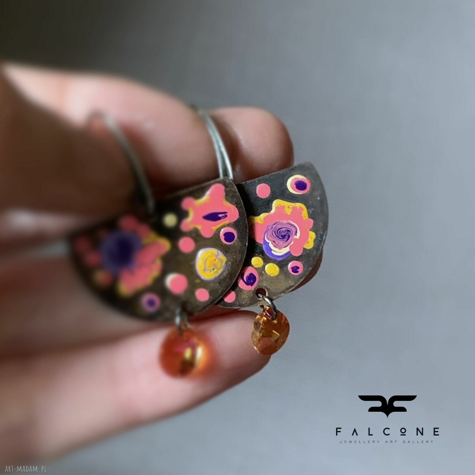 Kolczyki Cosmic Garden z emaliowanymi kwiatami i kryształami Swarovski