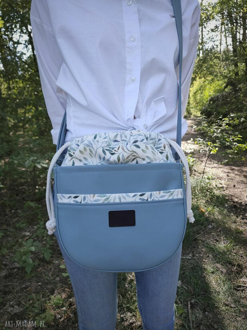 Crosserka przydymiony błękit z kominem w gałązki - handmade Musslico