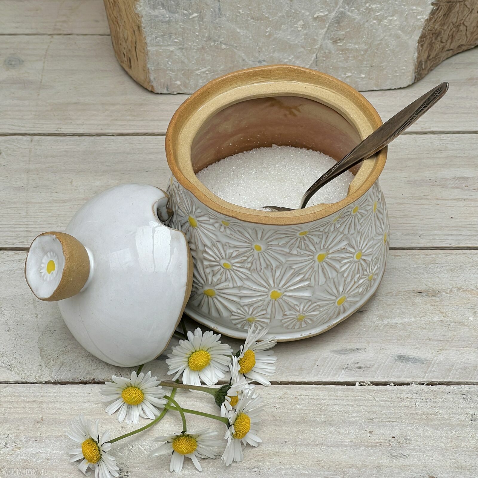 Cukiernica ceramiczna z pokrywką w stokrotki - prezent dla mamy