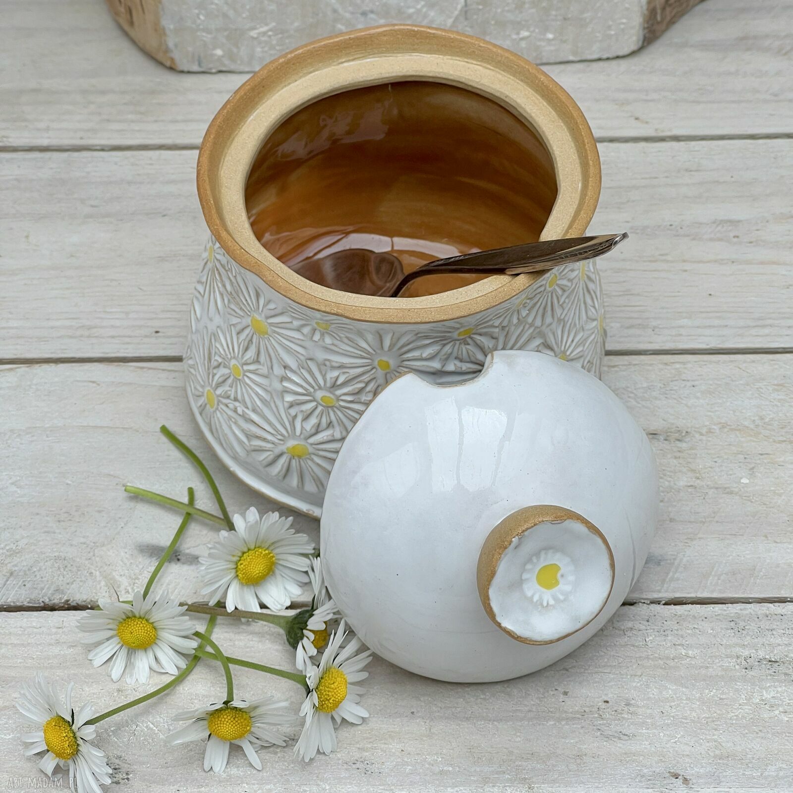 Cukiernica ceramiczna z pokrywką w stokrotki - prezent dla mamy