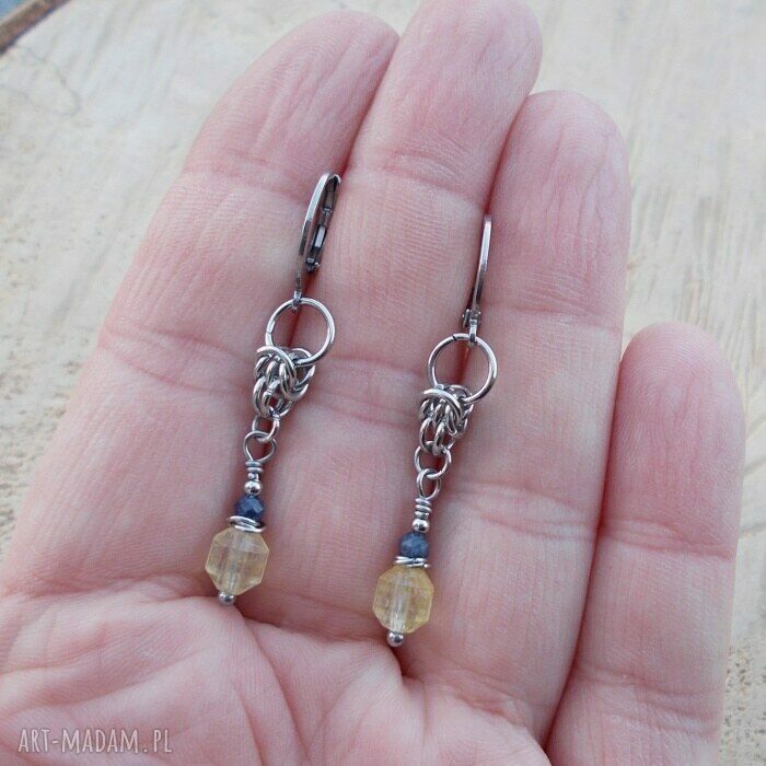 Długie kolczyki „Cytryny z szafirem” - chainmaille ze stali chirurgicznej