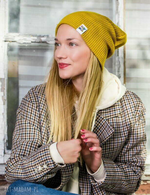 Dwustronna czapka beanie miodowa musztarda z kolorowym logo