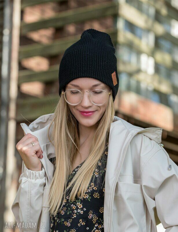 Czapka dwustronna beanie wywijana - czarna logo z ekoskórki