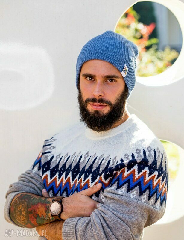 Wywijana czapka beanie dwustronna z kolorowym logo - brudny niebieski