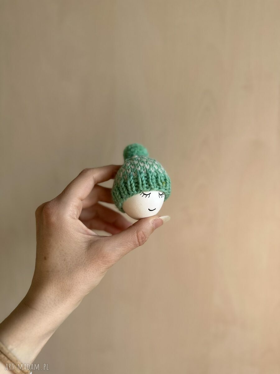 Czapeczka z pomponem na jajka wielkanocne - 1 szt. (ręcznie robiona z owczej wełny)