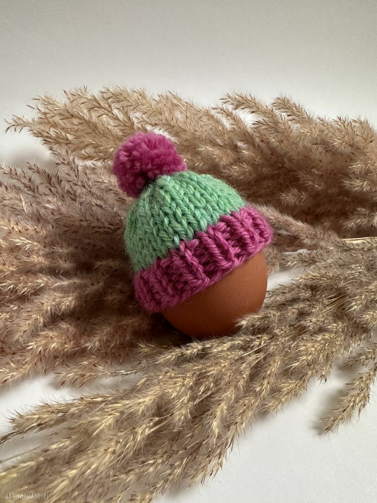 Czapeczka z pomponem na jajka wielkanocne - 1 szt.