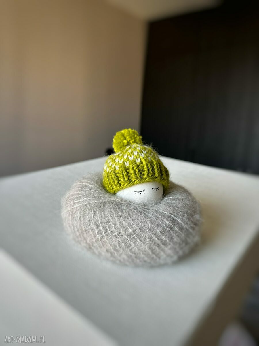 Czapeczka na jajka wielkanocne z pomponem - 1 szt