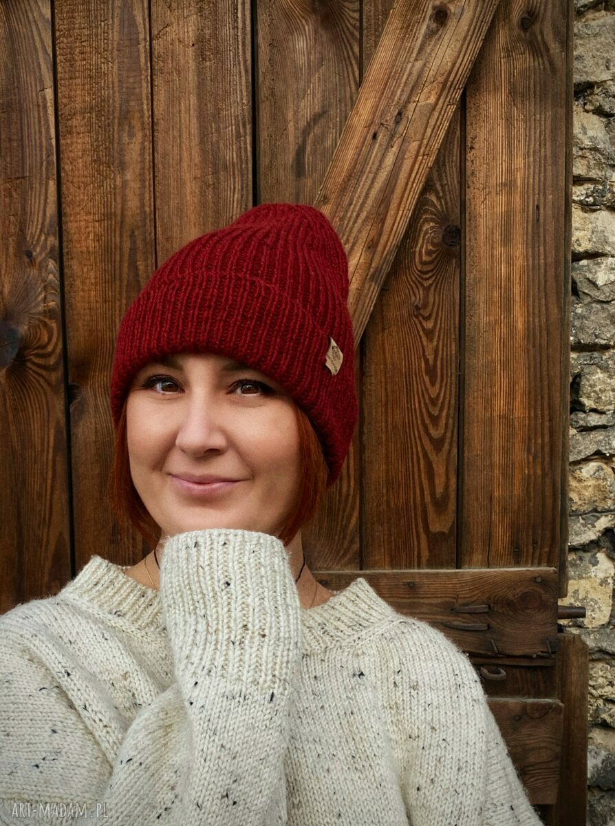 Bordowa czapka beanie z merino - handmade dla niej