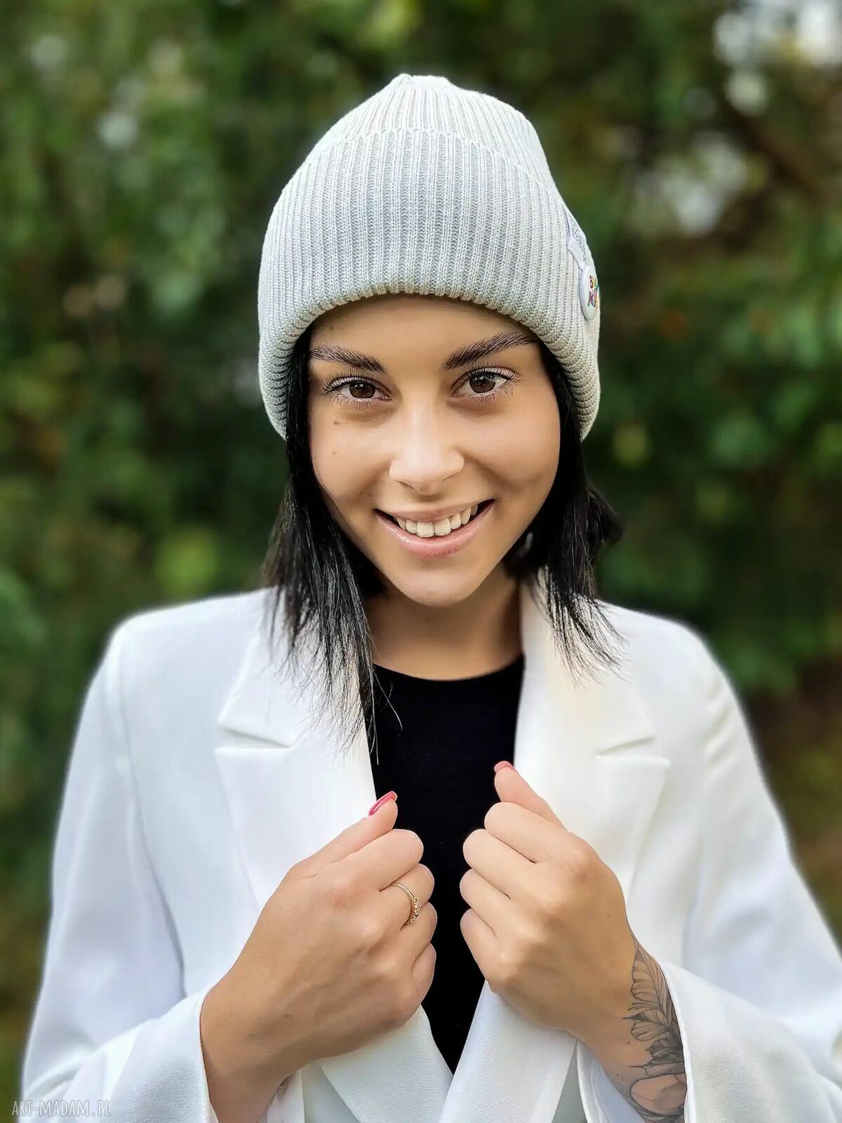 Czapka beanie z bawełny „Jasny szary” - model 2w1 z kolorowym logo