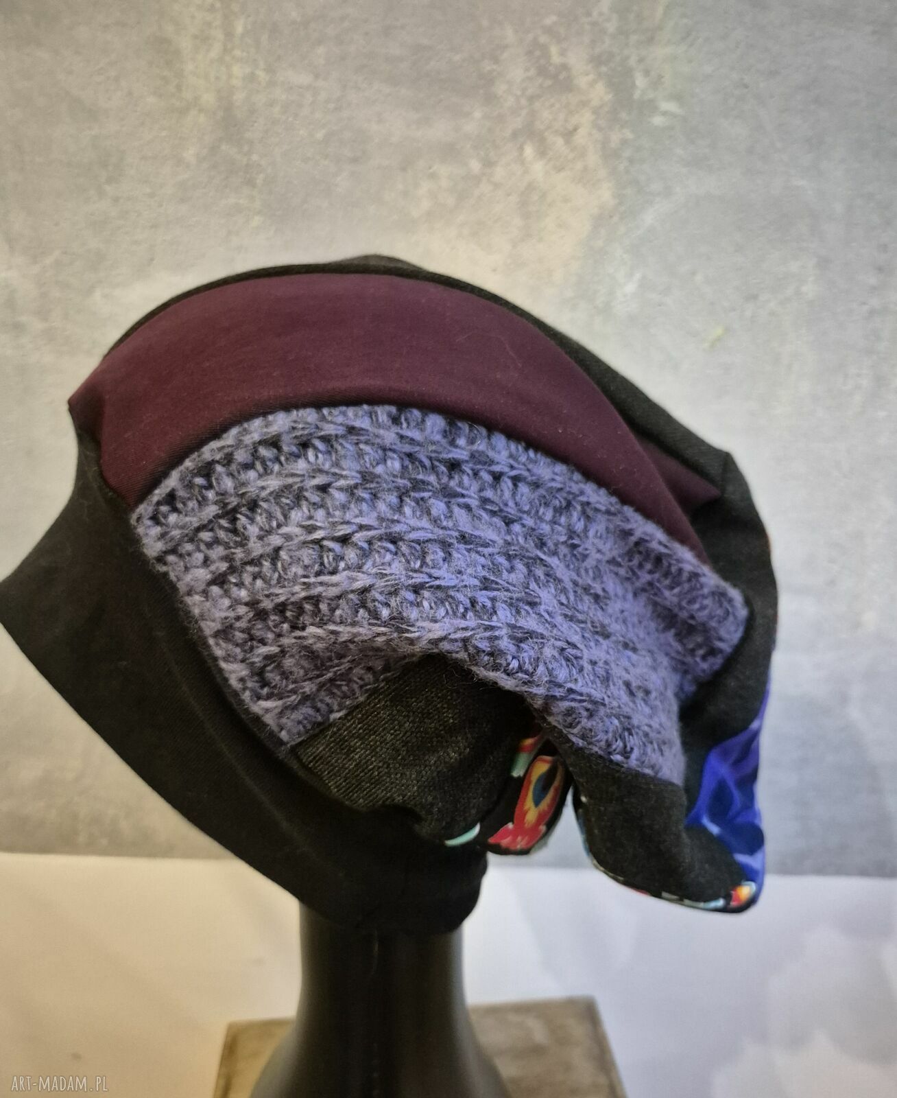 Ręcznie robiona czapka damska handmade na co dzień