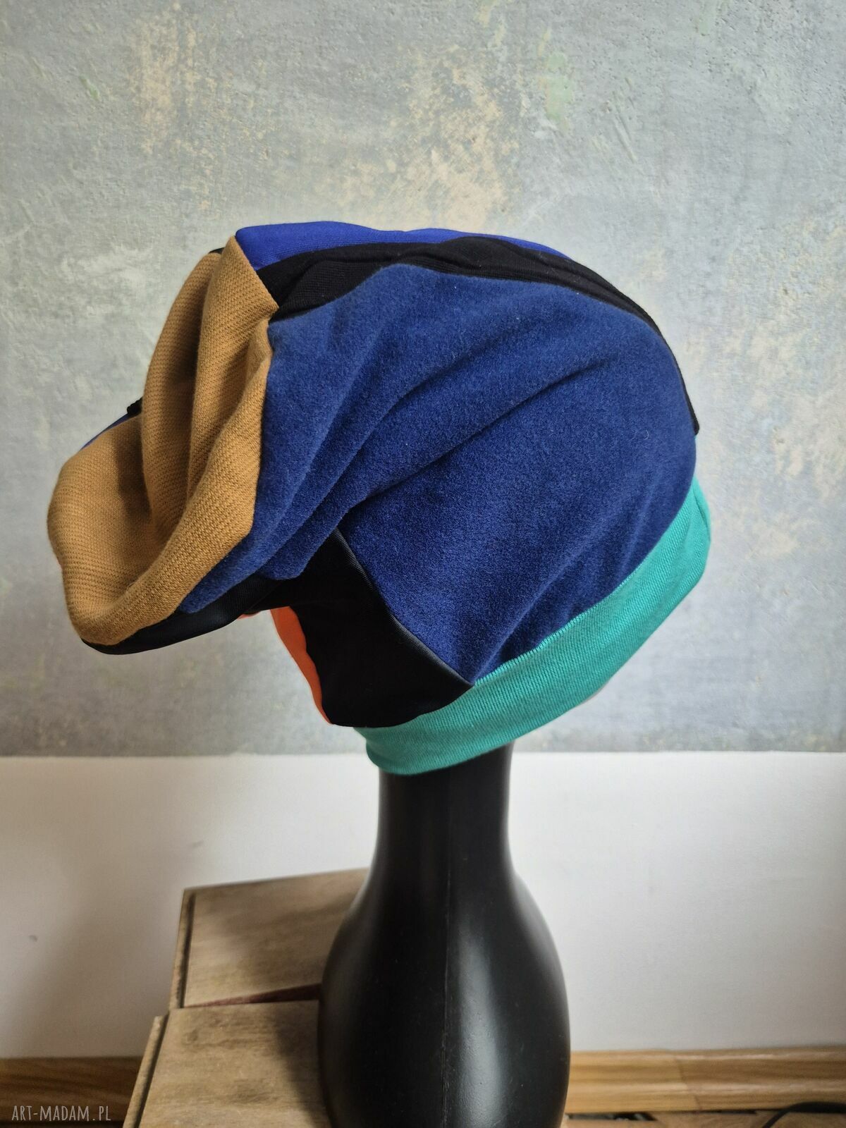 Ręcznie wykonana czapka damska handmade na co dzień