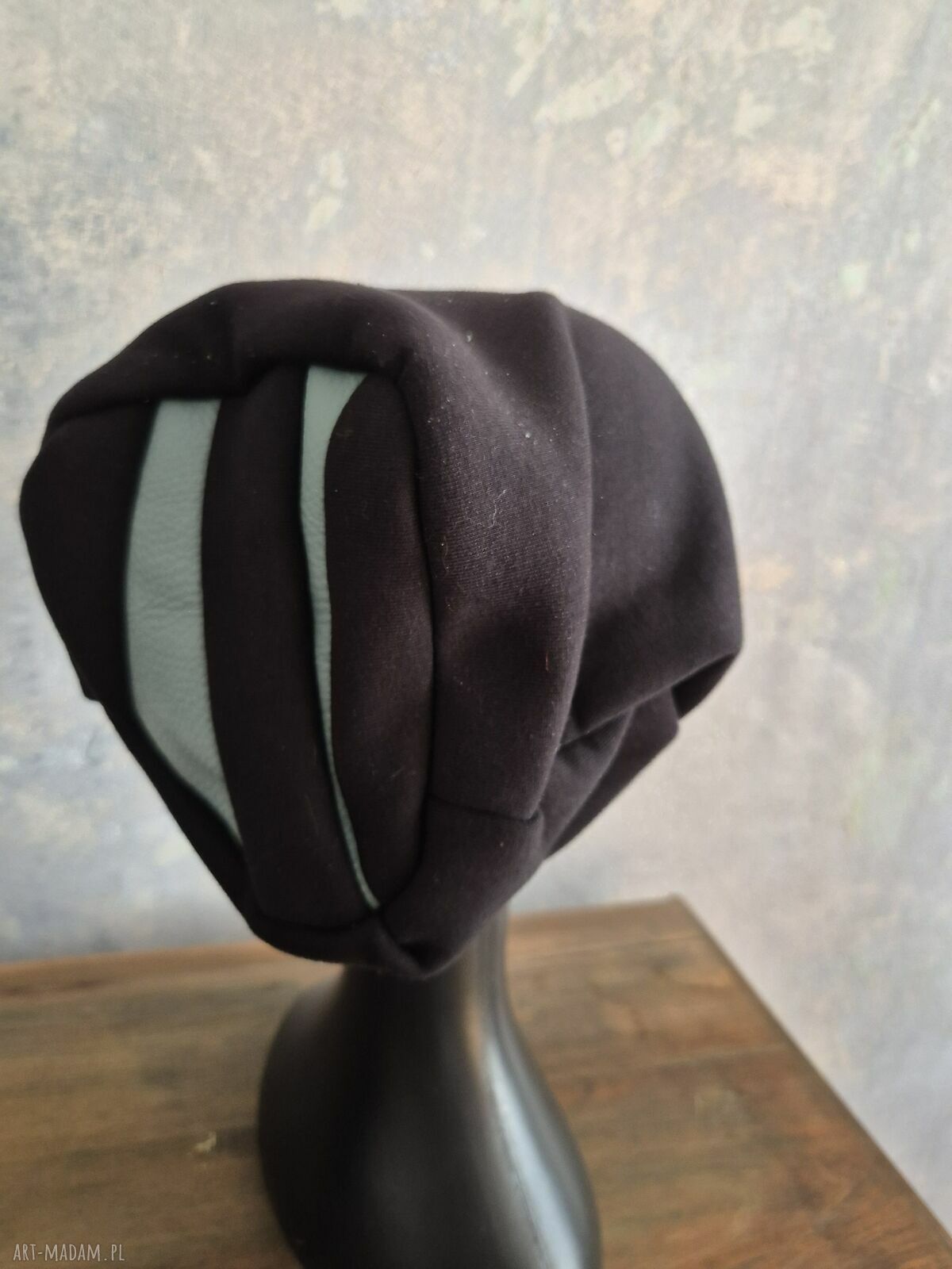 Czapka czarna smerfetka na podszewce - patchwork z elementami skóry (rozmiar uniwersalny)