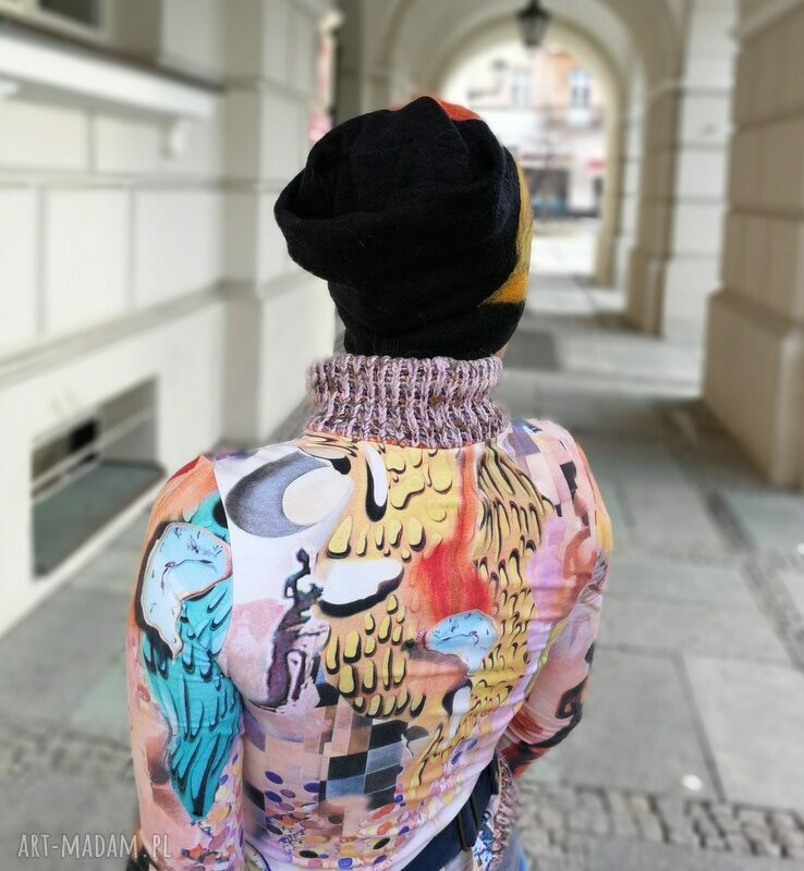 Czarna czapka wełniana damska etno-boho z Merino, filcowana ręcznie