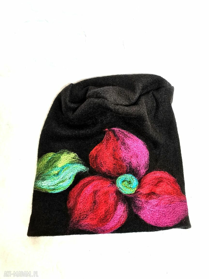 Czarna czapka wełniana filcowana Boho Frida - etno folk na podszewce