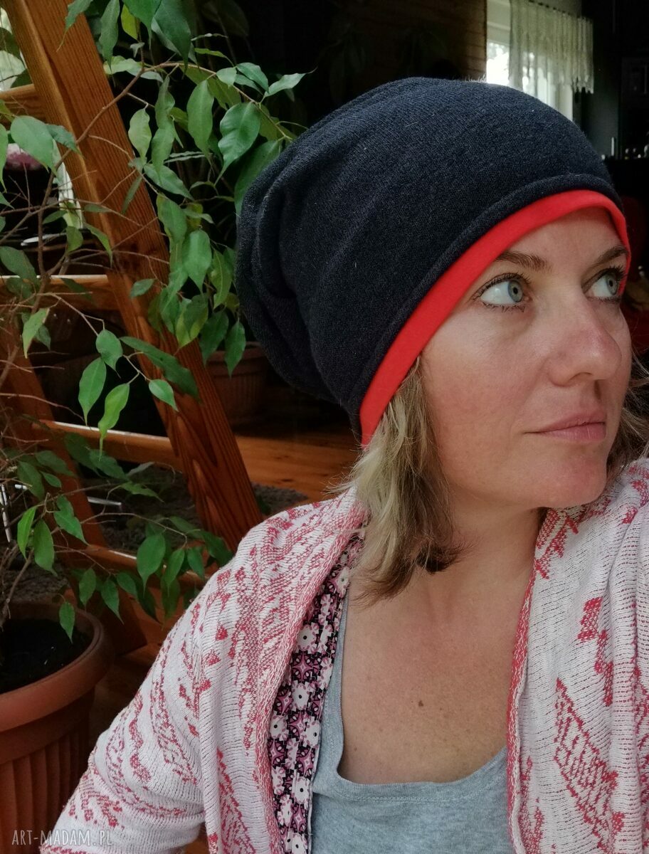 Czarna czapka uniwersalna Box G1 - folk boho Ruda Klara