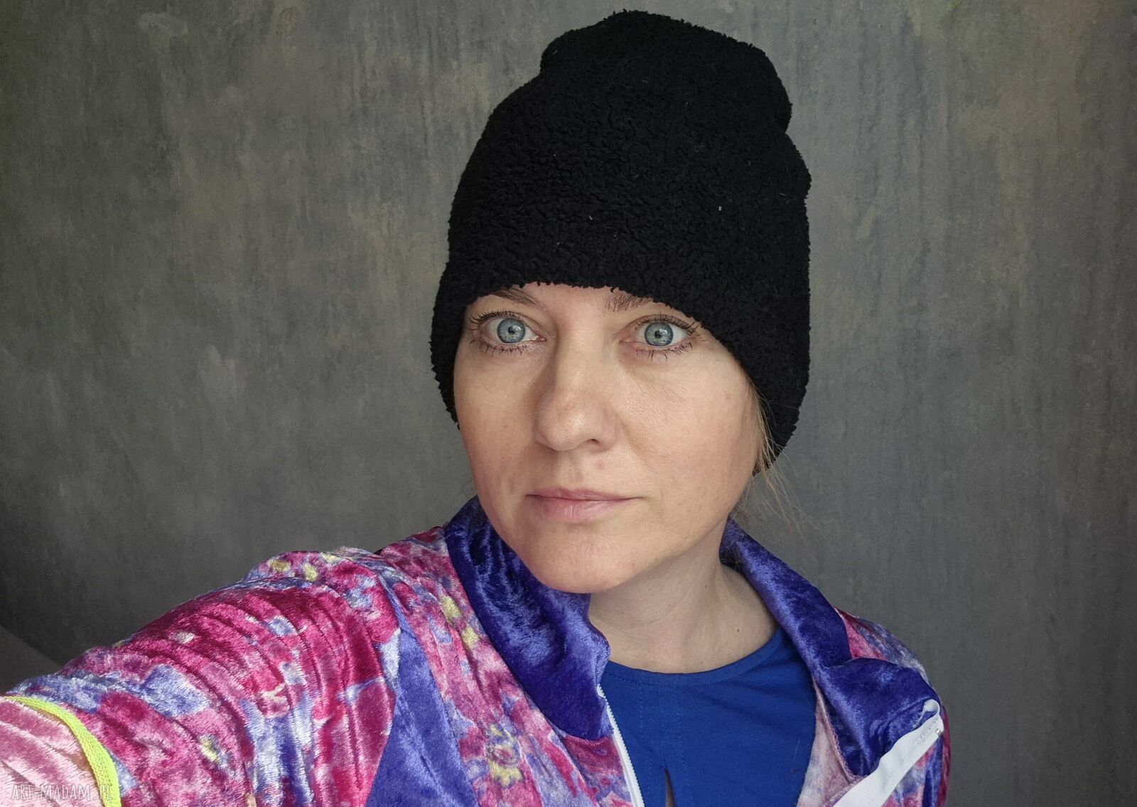 Ciepła czapka czarny baranek z sztucznym futerkiem na podszewce - handmade