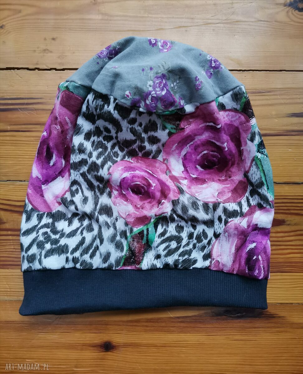Czapka damska boho z kwiatami - rozmiar uniwersalny