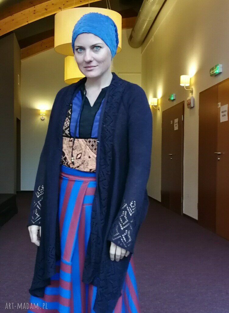 Czapka damska niebieska kolorowa na podszewce Folk - ręcznie robiona