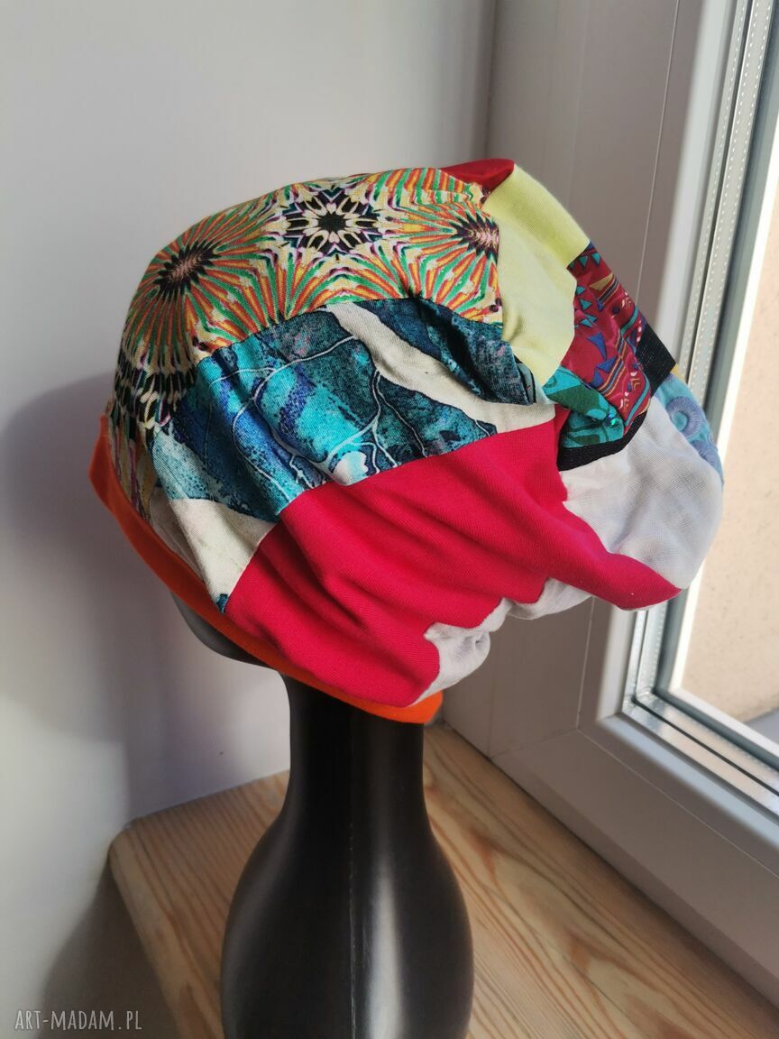 Czapka damska patchworkowa boho - kolorowa na podszewce i rozciągliwa
