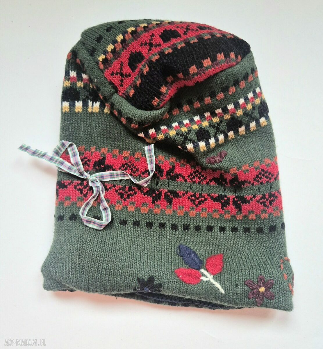 Czapka damska wełniana w boho wzory na podszewce