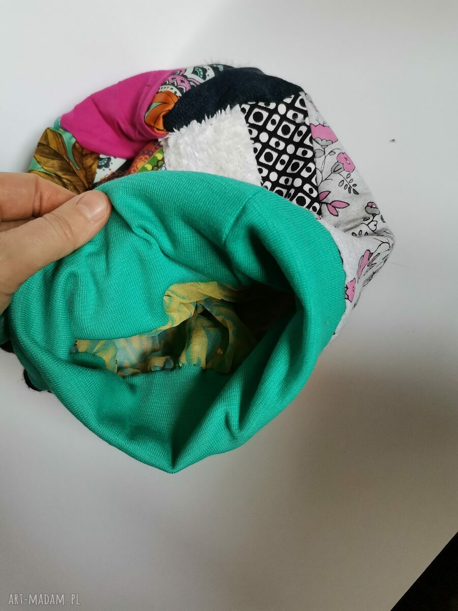 Czapka damska boho etno z futerkiem, szyta patchworkowo na podszewce - rozmiar uniwersalny