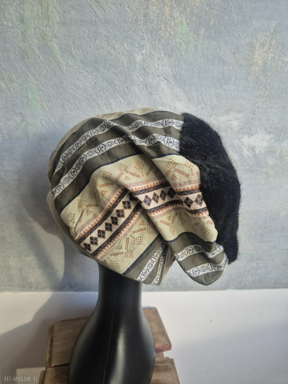 Czapka damska Smerfetka patchwork na podszewce - ręcznie robiona