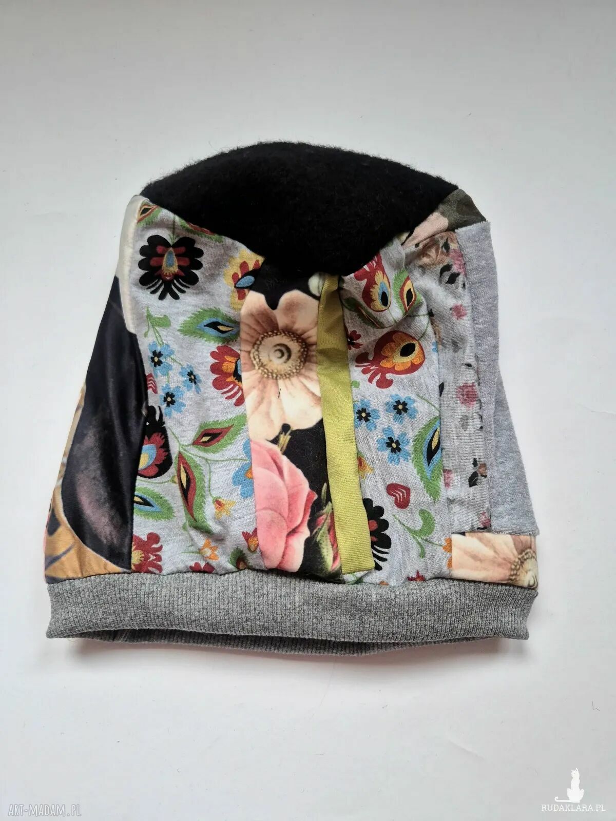 Czapka damska Smerfetka patchworkowa na podszewce - handmade