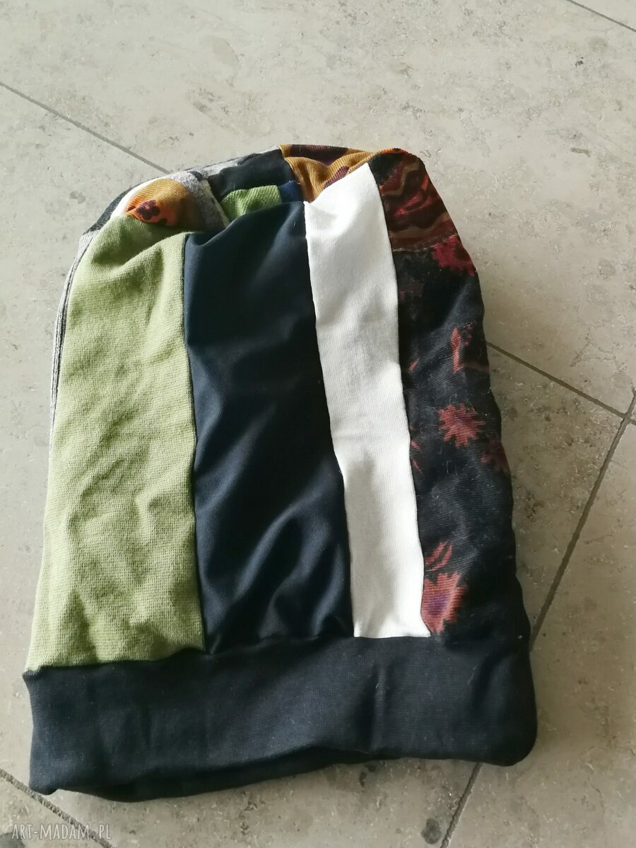 Czapka damska patchworkowa Smerfetka na podszewce - miękka i uniwersalna